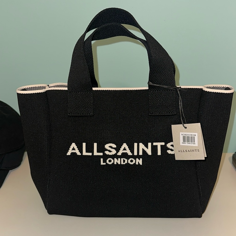 🖤NWT Izzy Mini Tote